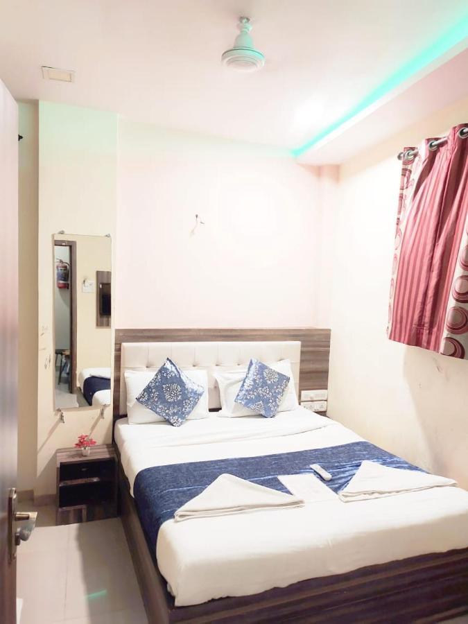 Hotel Golden Galaxy - Santacruz East Mumbai Kültér fotó